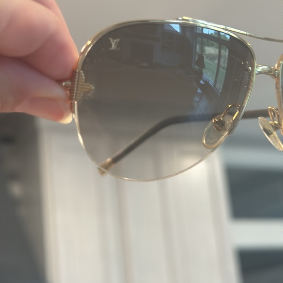 Louis Vuitton sunglasses - Picture 4 of 15